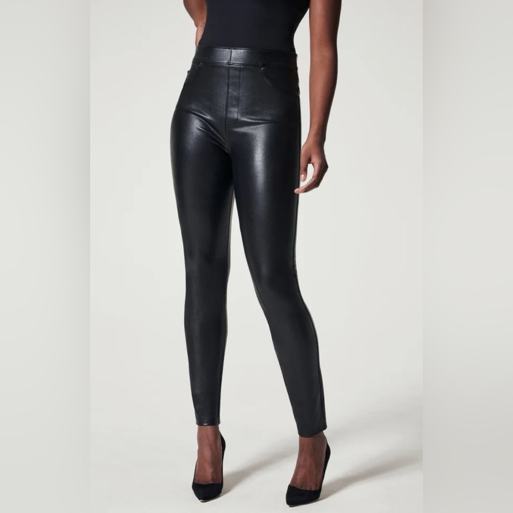 NWT SPANX Leather-Like Ankle Skinny Pant
